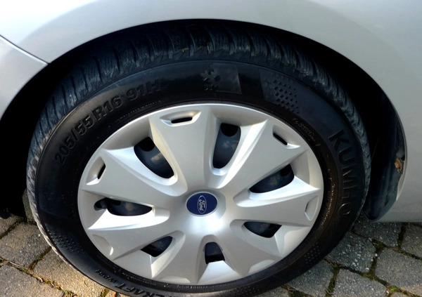 Ford Focus cena 7900 przebieg: 228000, rok produkcji 2005 z Września małe 742